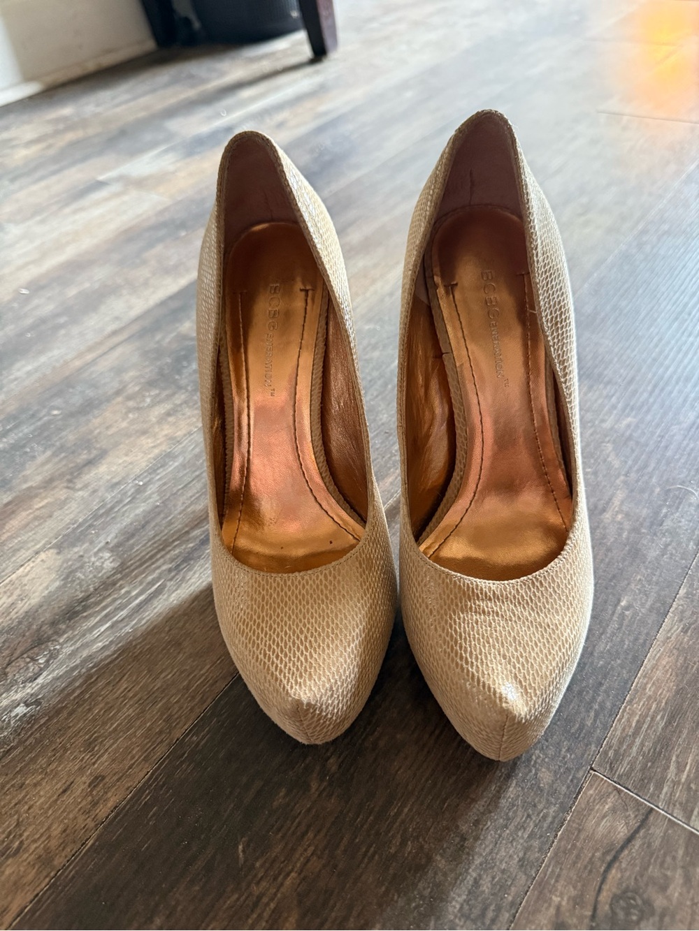 BCBG Beige Textured Platform Pumps
